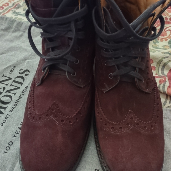 Men's Suede Wingtip Lace-Up Boots in Burgundy